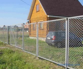 comprar una cerca de campo en Moscú con una puerta y una ventanilla