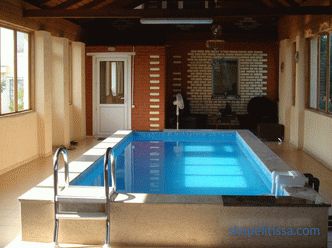 Proyectos típicos e individuales de casas con piscina: los matices de la elección.